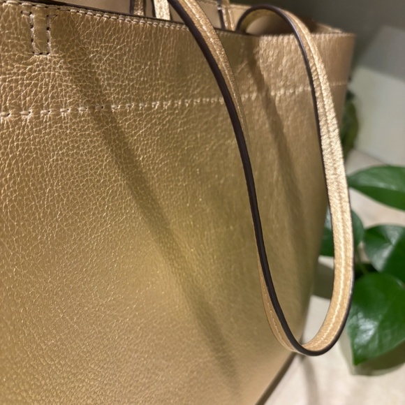 Tory Burch McGraw Metallic Leather Tote - Picture 4 of 11